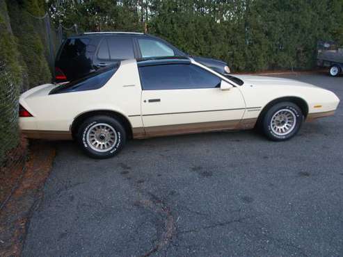 ANTIQUE-1985 CHEVY CAMARO BERLINETTA - cars & trucks - by owner -... for sale in Middleton, MA