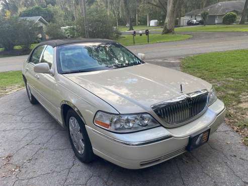2003 Lincoln Town Car Cartier - cars & trucks - by owner - vehicle... for sale in Ocala, FL