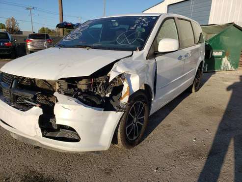 2017 DODGE GRAND CARAVAN....SALVAGE - cars & trucks - by owner -... for sale in Louisville, KY