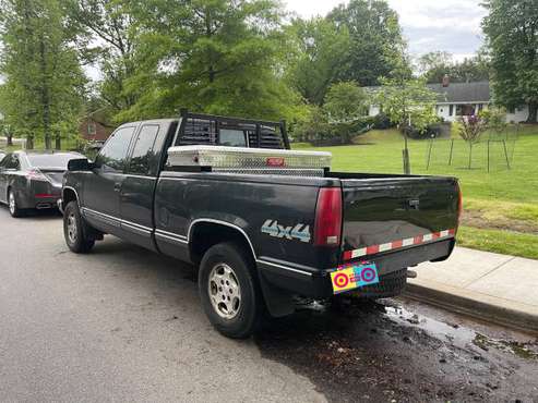 1996 chevrolete 4x4 pickup truck black for sale in Hyattsville, District Of Columbia