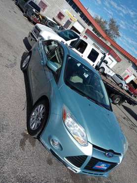 2012 Ford Focus 4dr - cars & trucks - by owner - vehicle automotive... for sale in Albuquerque, NM