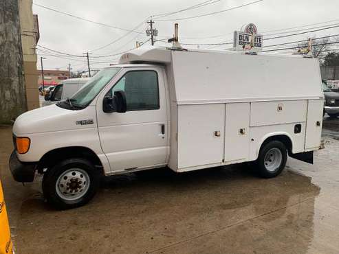 2005 Ford E350 Super dirty utility box van / cargo - cars & trucks -... for sale in Bellmore, NY