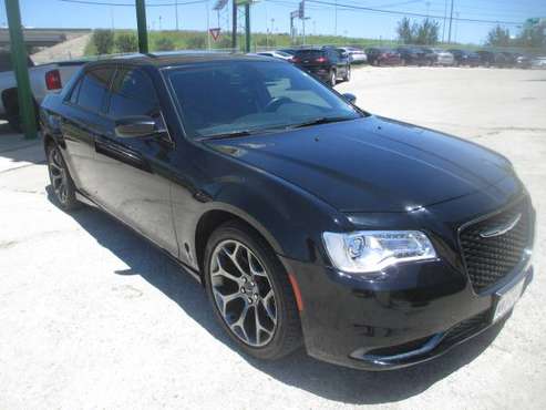2018 Chrysler 300 LOW MILES - - by dealer - vehicle for sale in Austin, TX