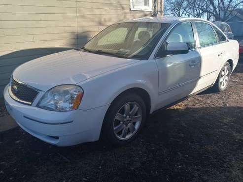 2006 Ford Five Hundred AWD - cars & trucks - by owner - vehicle... for sale in Fargo, ND