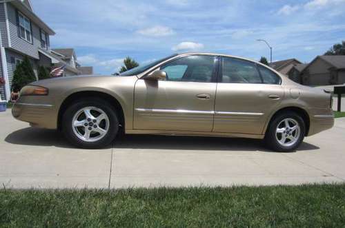 2000 Pontiac Bonniville excellent for sale in Des Moines, IA