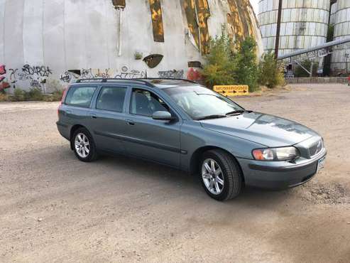 2004 Volvo V70 2.5L Turbo Wagon with Remote Start and Snow Tires for sale in Minneapolis, MN