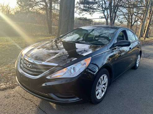 2011 Hyundai Sonata! Beautiful condition, drives smooth! - cars & for sale in Elizabeth, NY