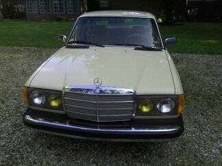 1982 Mercedes 240D, 4 speed! **LOW MILES** Sale/Trade - cars &... for sale in Wickenburg, AZ