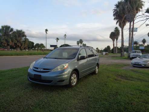 2010 toyota sienna LE - cars & trucks - by owner - vehicle... for sale in Brownsville, TX