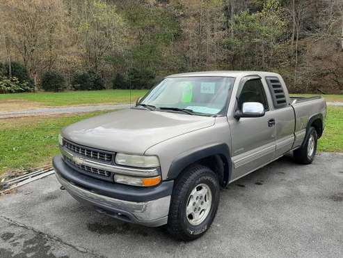 1999 Chevrolet Silverado Ex. Cab 4x4 - low miles - cars & trucks -... for sale in Gatlinburg, TN