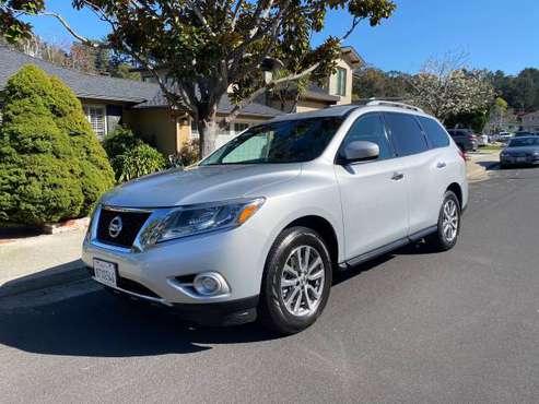 2014 Nissan Pathfinder SV 4x4 needs nothing! Clean SUV, 3 seats for sale in San Bruno, CA
