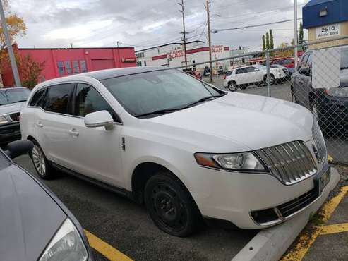 2010 white Lincoln mkt - cars & trucks - by owner - vehicle... for sale in Anchorage, AK
