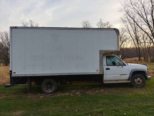 2000 Chevrolet Silverado 3500HD Moving Box Truck - cars & trucks -... for sale in Freeport, IL