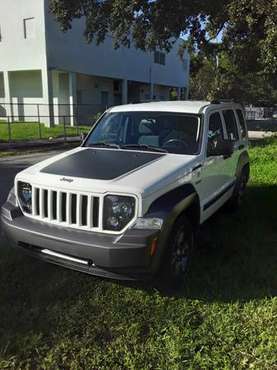 2010 jeep liberty renegate - cars & trucks - by owner - vehicle... for sale in Hallandale, FL
