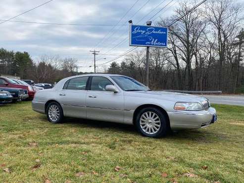 2003 Lincoln Town Car 4dr Sdn Signature - cars & trucks - by dealer... for sale in Charlton, MA