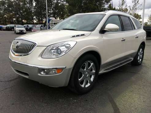 Clean Carfax! 2008 Buick Enclave CXL! AWD! 3rd Row! for sale in Ortonville, OH