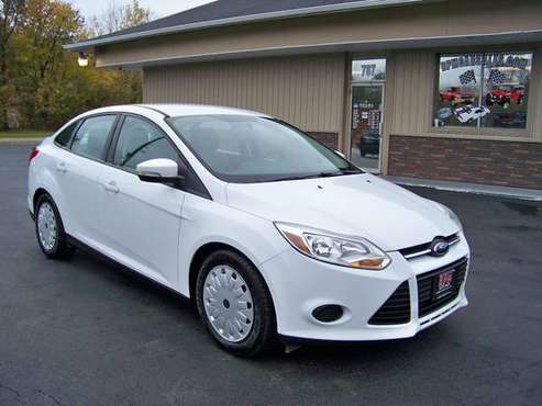 2014 FORD FOCUS SE * 1 Owner * Only 9k Miles * Bluetooth * Financing... for sale in Mogadore, OH