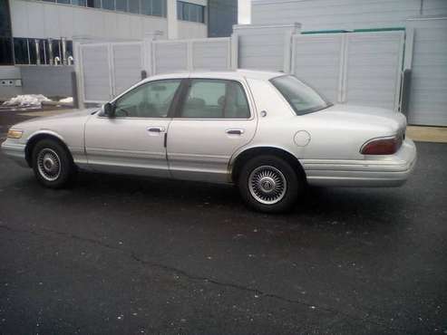 MERCURY GRAND MARCQIS $850.00 OR OFFER - cars & trucks - by owner -... for sale in North Olmsted, OH