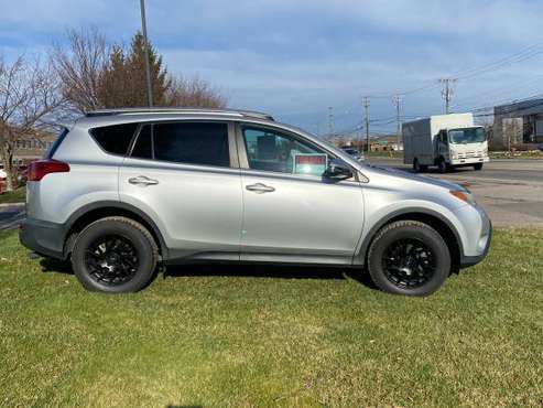 2014 TOYOTA RAV 4 XLE AWD - cars & trucks - by owner - vehicle... for sale in Wixom, MI