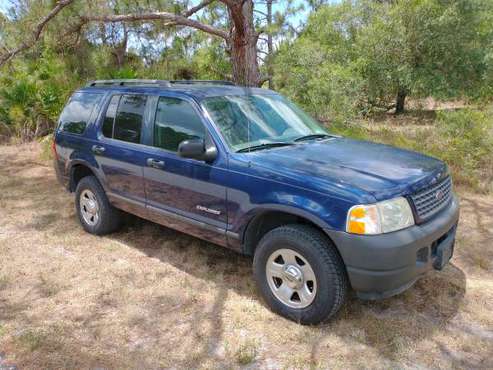 04 ford explorer (low miles) for sale in North Port, FL