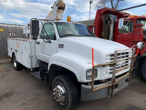 2002 GMC C-5500 38 FOOT UTILITY - cars & trucks - by dealer -... for sale in Massapequa Park, NY