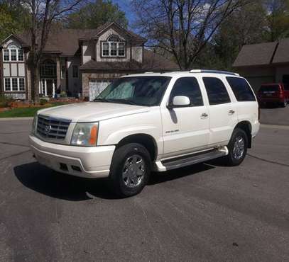2005 CADILLAC ESCALADE MECHANIC OWNED - - by for sale in Saint Paul, MN
