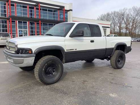 2000 Dodge Ram 2500! Lifted 4x4! Ext Cab! Dependable! - cars & for sale in Ortonville, MI