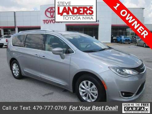 2018 Chrysler Pacifica Touring L mini-van Silver for sale in ROGERS, AR