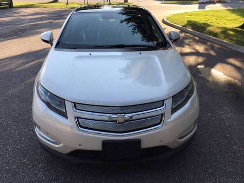 CHEVY (CHEVROLET) VOLT PREMIUM 2013 - cars & trucks - by owner -... for sale in Encino, CA