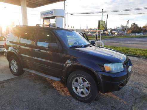 2007 Ford Escape 4x4 - cars & trucks - by dealer - vehicle... for sale in Columbus, OH