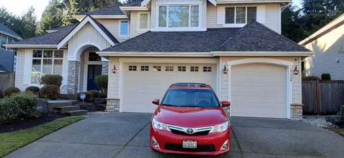 Newer Toyota Camry XLE 4DR 2.5L Low Miles - cars & trucks - by owner... for sale in Lynnwood, WA