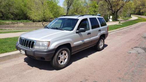 2003 Jeep Grand Cherokee Laredo 6 cyl 4x4 - - by for sale in Minneapolis, MN