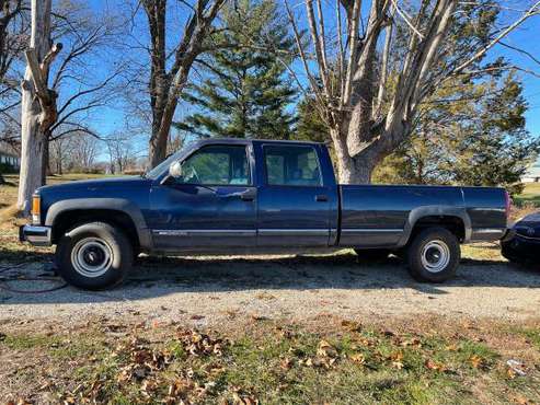 2000 Chevy 3500 4x4 crew cab pickup diesel truck - cars & trucks -... for sale in Truesdale, MO