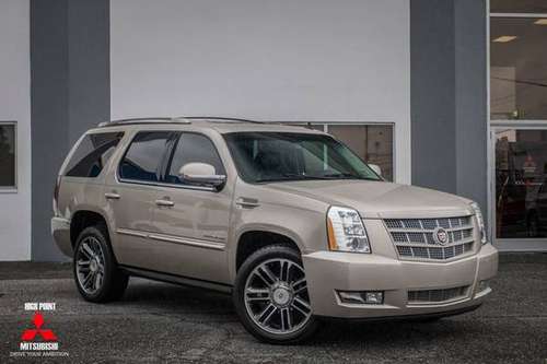 Cadillac Escalade 4x4 Premium Nav Sunroof DVD 3rd row seat suv Loaded! for sale in Asheville, NC