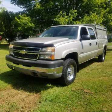 2005 Chevy Silverado 2500HD 4x4 - cars & trucks - by dealer -... for sale in Austintown, OH