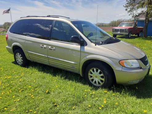 2002Chrysler Town & Country Van for sale in Chilton, WI