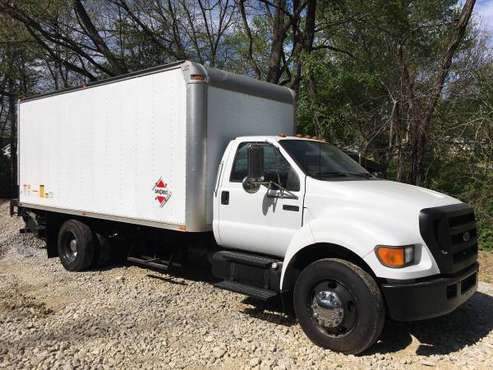 F750 BOX TRUCK LIFT GATE LOW MILES for sale in Dearborn, MO