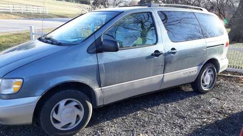 Needs to go! 99 Toyota Sienna - cars & trucks - by owner - vehicle... for sale in Kearney, MO