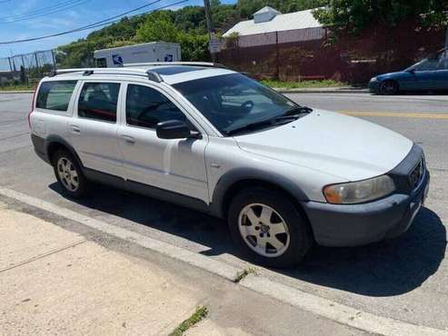 2005 VOLVO XC70 - cars & trucks - by dealer - vehicle automotive sale for sale in Yonkers, NY