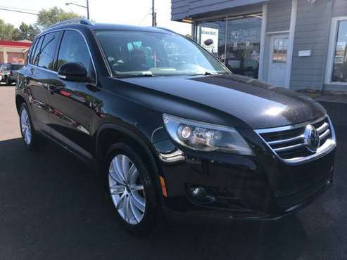 2011 VOLKSWAGEN TIGUAN 2.0T WITH 130,000 MILES for sale in Akron, IN