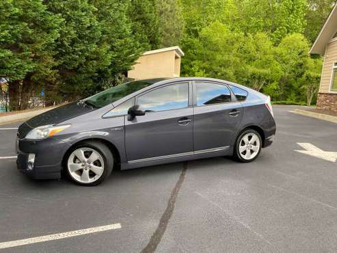CLEAN 2011 TOYOTA PRIUS V - - by dealer - vehicle for sale in Kennesaw, GA