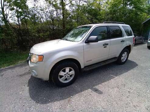 2008 Ford Escape XLT Sunroof! Leather! Clean Title! 3200 - cars & for sale in NJ