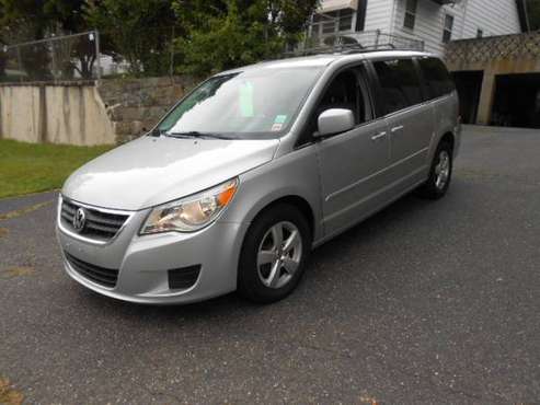 2011 Volkswagen Routan SE 102k Miles Leather 2 DVD Players Rev.... for sale in Seymour, CT
