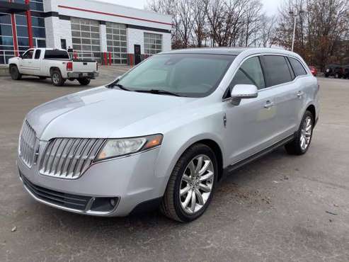 Clean Carfax! 2010 Lincoln MKT! AWD! Third Row! Fully Loaded! - cars... for sale in Ortonville, OH