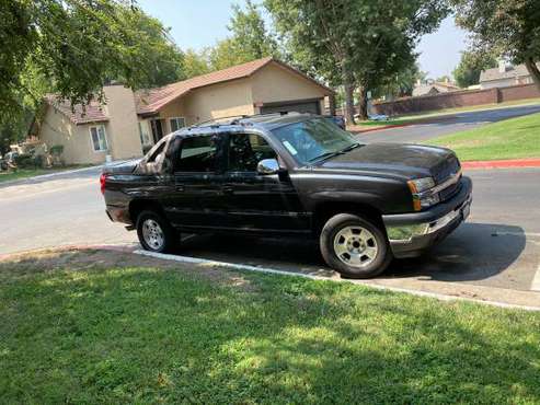 2006 Chevy Avalanche - cars & trucks - by owner - vehicle automotive... for sale in Visalia, CA