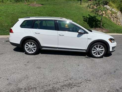 2017 VW Alltrack SE AWD with Factory and CPO warranty! for sale in Dobbs Ferry, NY