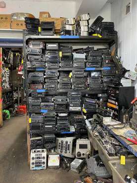 RADIOS - cars & trucks - by dealer - vehicle automotive sale for sale in Mount Clemens, MI