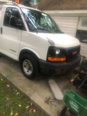 Chevy van savana 2500 2005.miles. 149.321 for sale in Painesville , OH