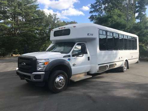 2015 Ford F550 Diesel 28 passenger bus for sale in Upton, MA