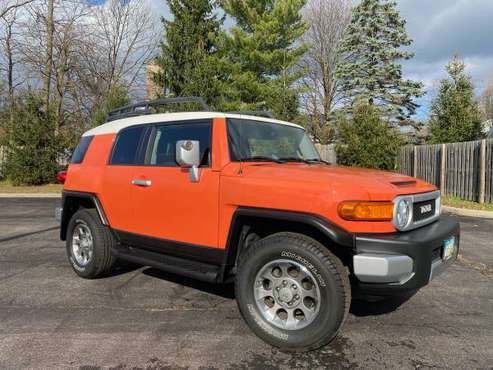 2013 Toyota FJ Cruiser, AWD - cars & trucks - by owner - vehicle... for sale in Westerville, OH